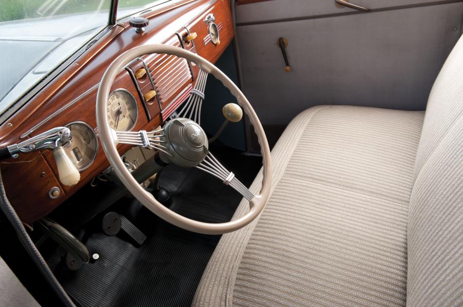  Ford DeLuxe Fordor Sedan 1939 года  (фото 18 из 21)